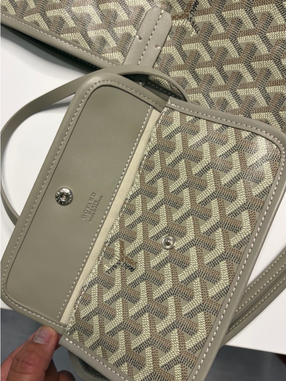 Goyard St. Louis PM Tote Bag - Picture 12 of 14